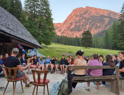 Christian Felber zu Gast beim „Klassenzimmer auf der Alm“